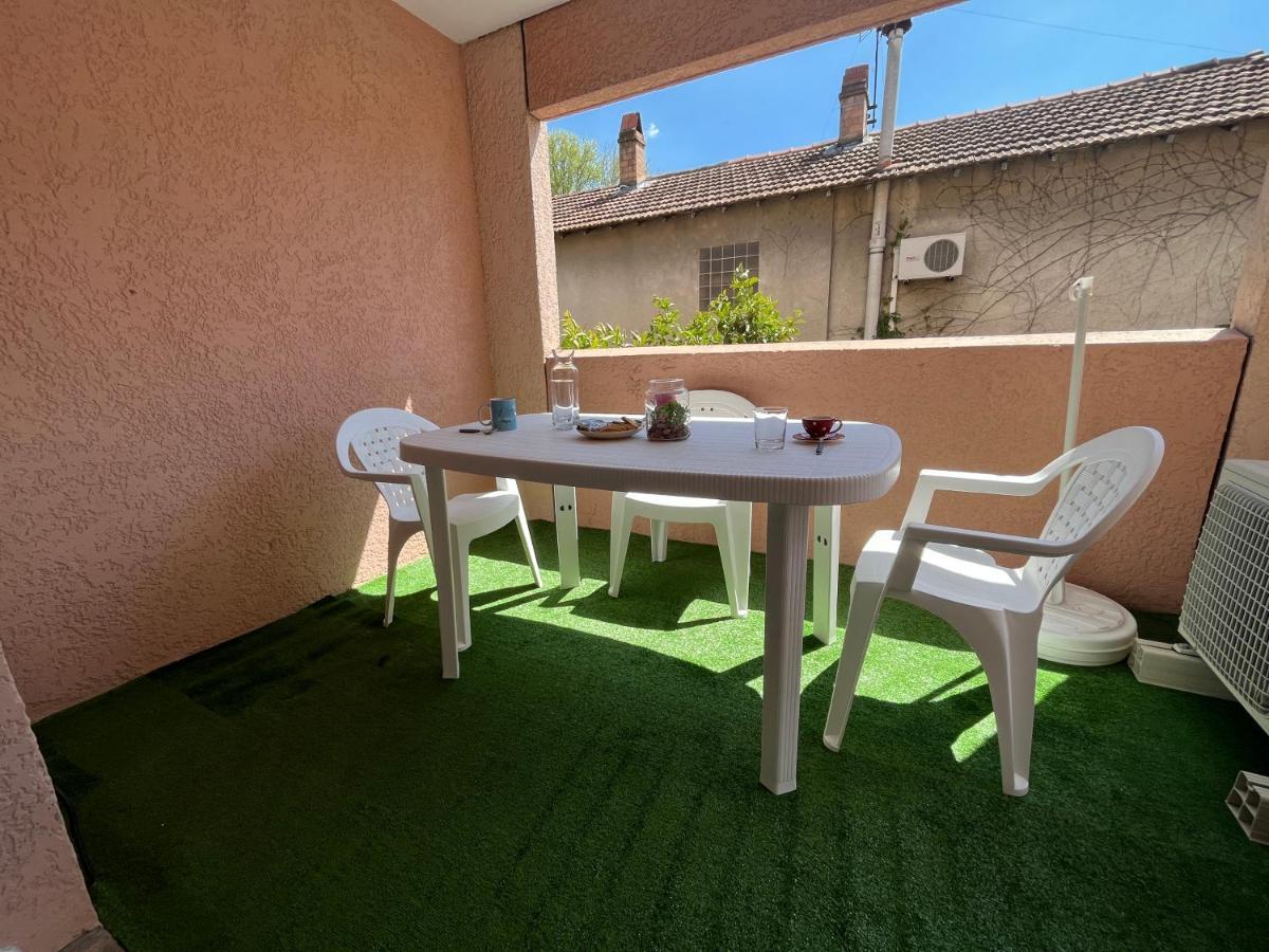 Logement Renove Avec Mobilier 2023 Leilighet Avignon Eksteriør bilde